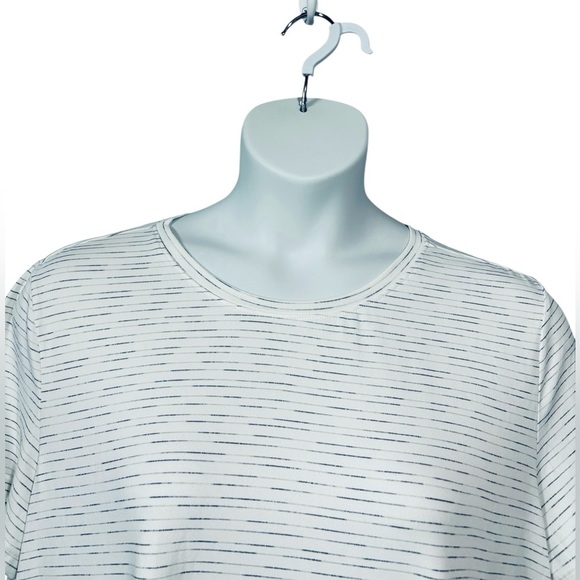 Mondetta, Plus Size Performance Tee, White With Subtle Stripes, Size XXL - Picture 3 of 9